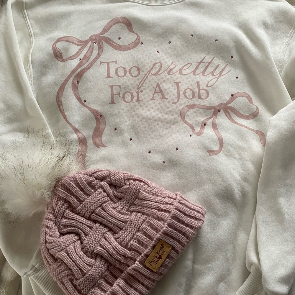 Elegant White and Pink Graphic Sweatshirt and bonus knit Pom hat Combo